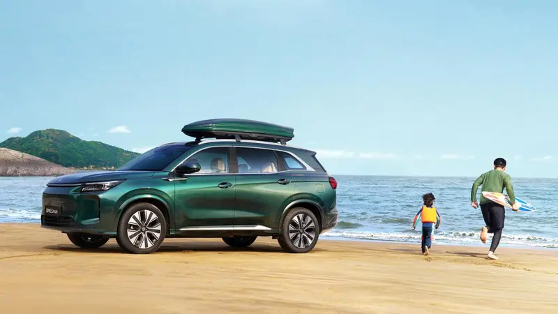 藍電E5 PLUS 165km長續(xù)航版先享版的價格太無敵了！到手只需9.98萬