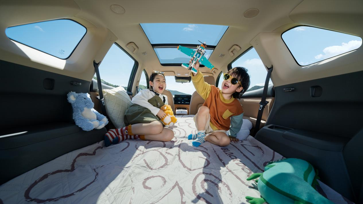 藍電E5 PLUS 165km超長純電續(xù)航引領(lǐng)家庭出行新方向！